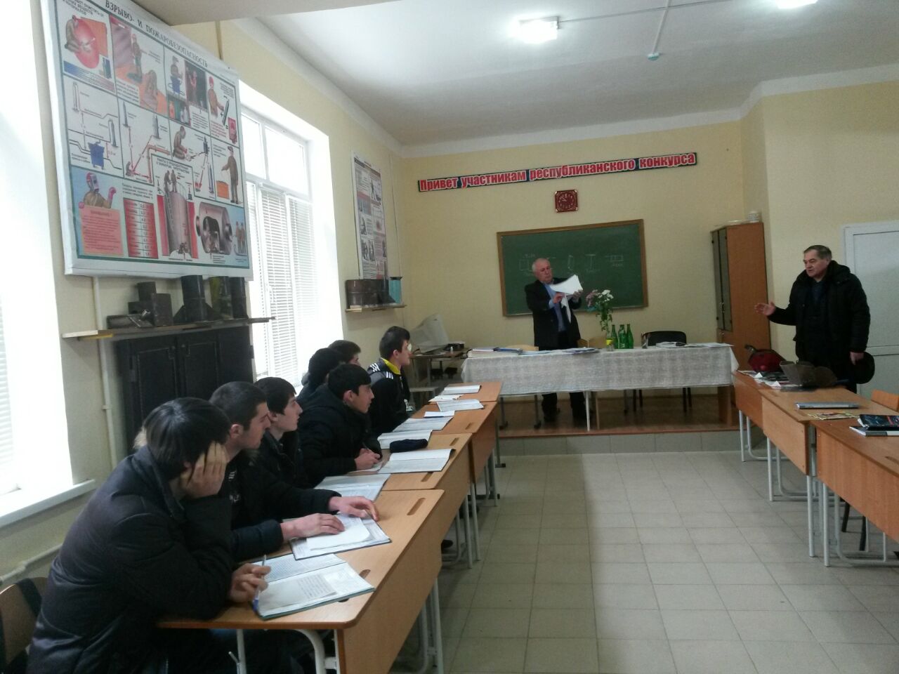 Колледжи каспийска после 9 класса. Строительный колледж Каспийск. Педагогический колледж в Каспийске. МЧС Каспийск колледж. Филиал ДГТУ В Каспийске