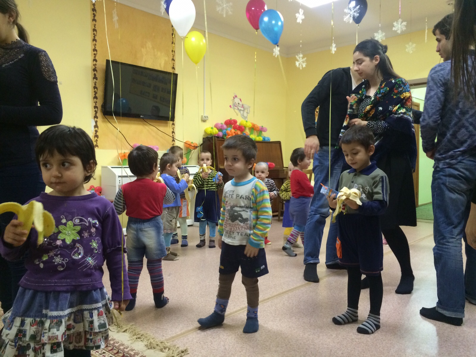 дом малютки в махачкале. доброе детский дом. детдом в дагестане. дом малютки в махачкале. китайские дети на усыновление.