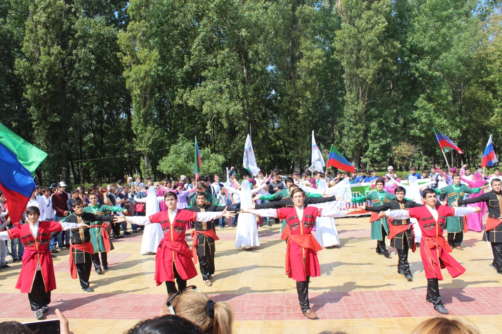 Единство дагестан. Единство народов Дагестана. Праздник единства народов Дагестана. 15 Сентября день единства народов Дагестана. День народного единства Дагестана.