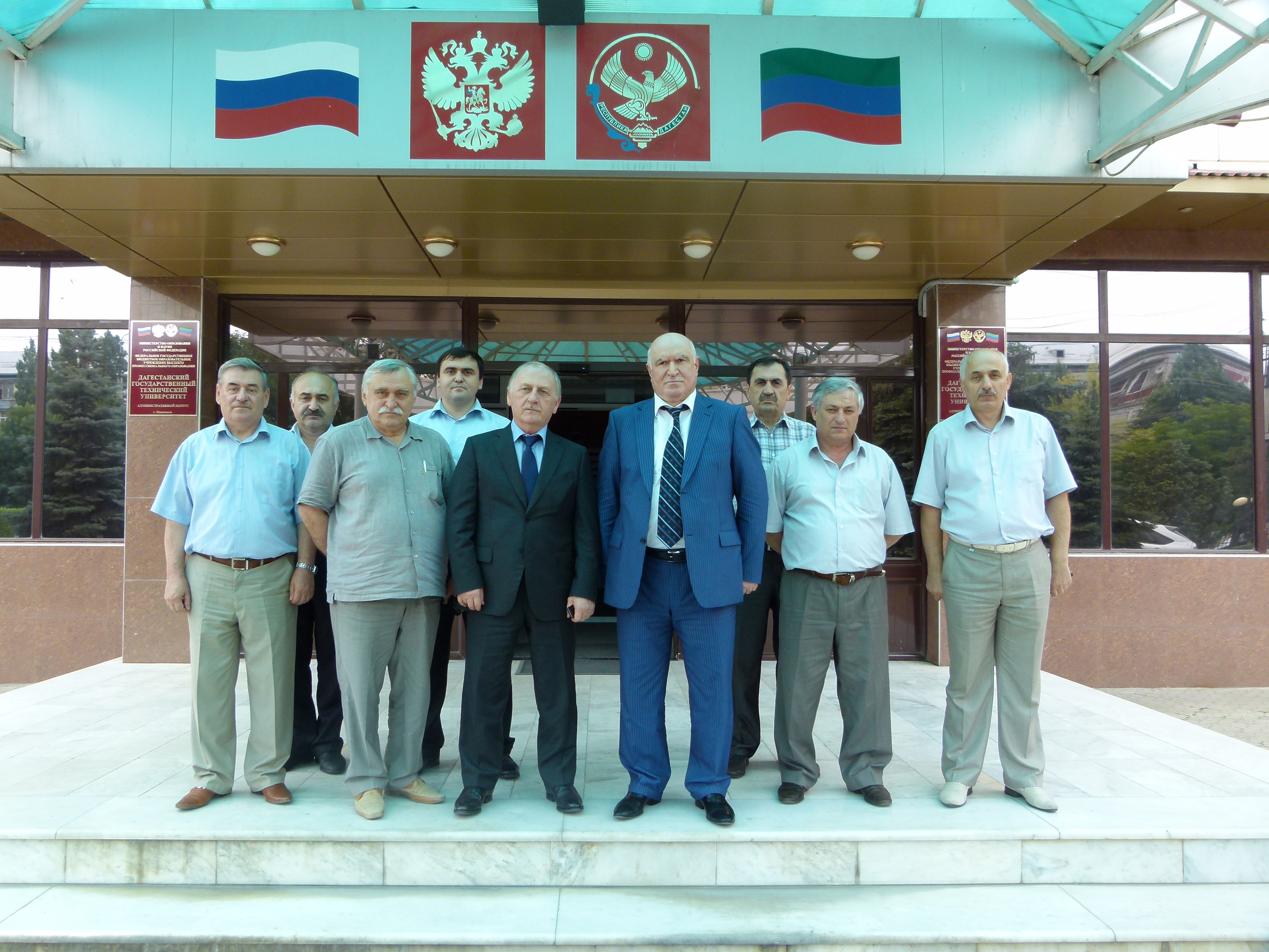 Представитель Минтранса РД проинспектировал ход работ по капремонту автодороги в